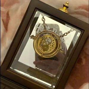 HERMIONE GRANGER TIME TURNER NECKLACE 💗